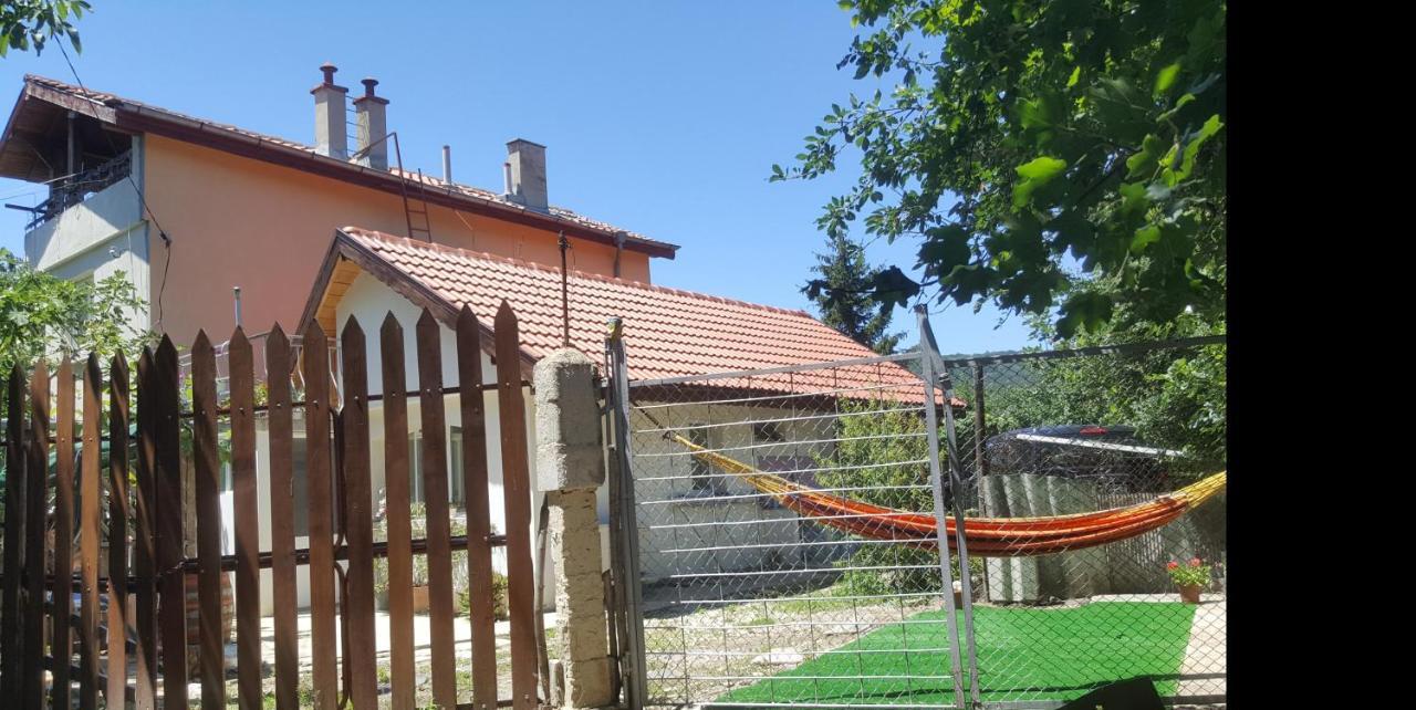 Луна فارنا المظهر الخارجي الصورة
